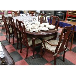 ESTATE WOOD TABLE WITH LEAF, 2 ARMCHAIRS AND 6