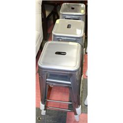 SET OF 6 METAL STACKABLE BAR STOOLS