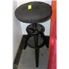 Image 1 : ADJUSTABLE HEIGHT BAR STOOL