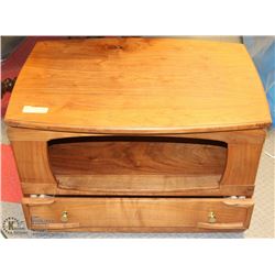 VINTAGE TEAK WOOD TV ENTERTAINMENT STAND