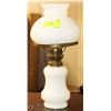 Image 1 : WHITE OIL LAMP
