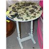 Image 1 : ROUND WOOD ACCENT TABLE W/ A HAND CRAFTED TOP