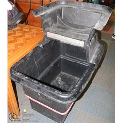 HEAVY DUTY RUBBERMAID GARBAGE BIN WITH LID ON