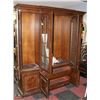 Image 2 : SOLID OAK CHINA CABINET
