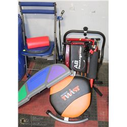 GROUP OF 4 ASSORTED WORKOUT DEVICES