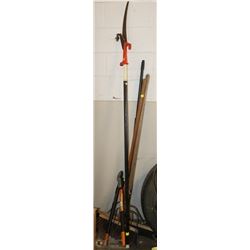 BUNDLE OF YARD TOOLS/FLOOR SWEEPERS AND FISKARS