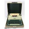 Image 1 : VINTAGE EATONS TYPEWRITER WITH  ORIGINAL HARD CASE