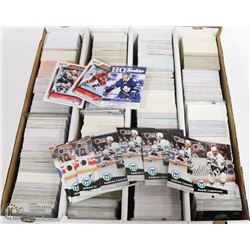 BOX OF APPROX 3000 HOCKEY CARDS INCL. ASSORTED