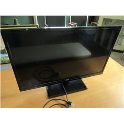 32 inch RCA TV / no remote  / works good