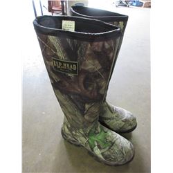 Read Head size 9 Boots/ rubber boot / waterproof  Excellent for quadding