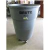 Image 1 : Rubbermaid Commercial 44 Gal Garbage Container on Wheels/come of easy