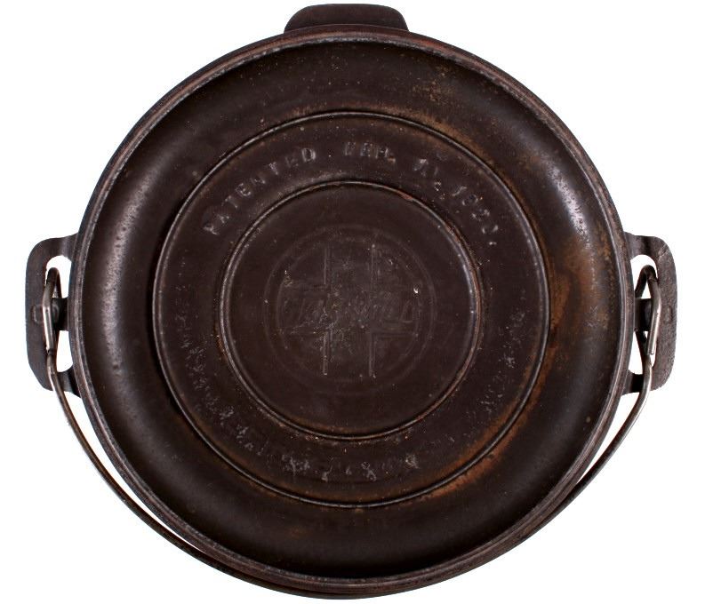 Griswold No. 8 Cast Iron TiteTop Dutch Oven