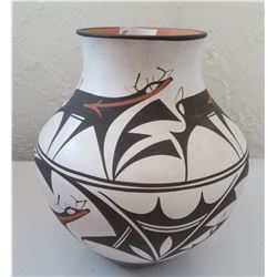 Peynetsa Zuni Heartline Olla