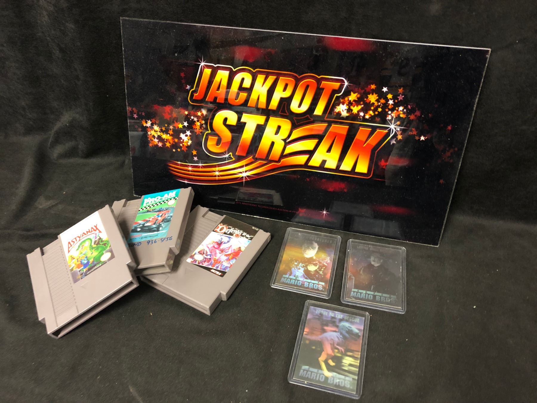 VIDEO GAME/ TRADING CARDS/ ARCADE MARQUEE LOT