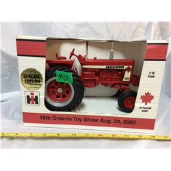 2003 TOY SHOW, IH FARMALL 806 TRACTOR, AS NEW