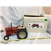 Image 1 : SCALE MODELS, 1993 IH FARMALL 1206, AS NEW