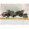 Image 1 : ERTL GR OF 2 GLEANER COMBINE 1/32 SCALE