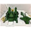 Image 2 : PRECISION CLASSICS JD 4020 TRACTOR W/237 CORN PICKER, 1/16 SCALE DIECAST
