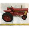 Image 2 : ERTL FARMALL 806 TOY TRACTOR