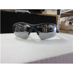 New Foster Grants Sunglasses 100% protection