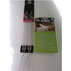 New Backyard Grill Extendable Forks & Pair of Oven Gloves