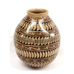 Mata Ortiz Stylized Feather Pottery Jar, Gonzalez