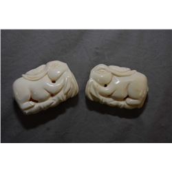 Lot of Two Carved Netskes in shape of Rabbits