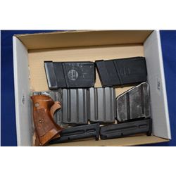 Box Lot : 2 Beretta . 9 MM Cal S. A. Mags Box Lot : Two Beretta . 9 MM Cal Semi Auto Mags -  Lee Enf