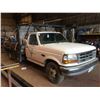 Image 1 : 1992 FORD F-350 PICK FLAT DECK TRUCK, WHITE VIN #2FDKF37G3NCA59664, 162,777KMS, GAS, MANUAL 2WD,
