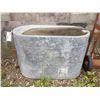 Image 1 : LARGE METAL TANK