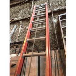 28' FIBREGLASS EXTENSION LADDER