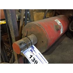 LARGE HYDRAULIC RAM