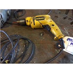 DEWALT 3/8'' ROTARY DRILL