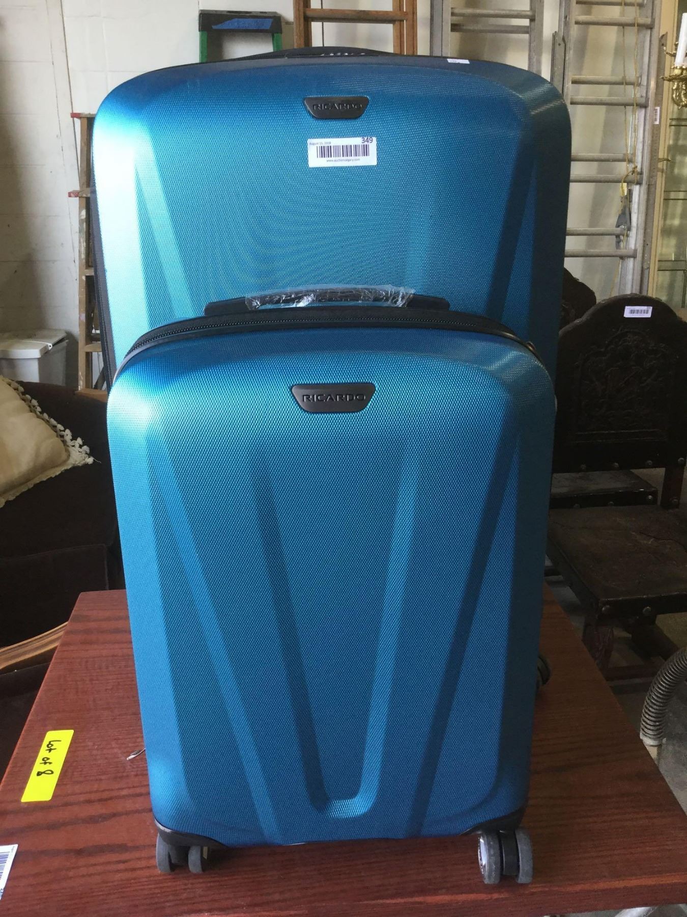 it luggage blue hard shell