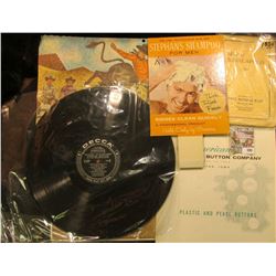 33 1/3 RPM Record Album in used condition with no cover for "The Musical Score of The Wizard of Oz" 