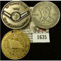 1635 _ 1880-1964 General of the Army, Douglas McArthur, White Medal, 1985 Notre Dame University NBTA