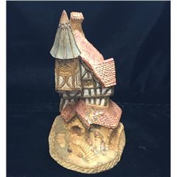 David Winter 'There Was A Crooked House' Handmade Décor