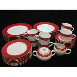 MONNO Supreme Porcelain Dish Set (Red, Gold-Like Trim)