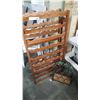 Image 1 : WOOD WINE SHELF AND METAL WINE RACK