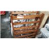 Image 2 : WOOD WINE SHELF AND METAL WINE RACK