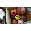 Image 2 : BOX OF SPORTS BALLS