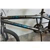 Image 2 : GREY THRUSTER BIKE