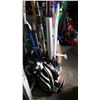 Image 2 : CALLAWAY GOLF BAG W/ CLUBS AND ITEMS