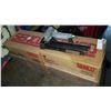 Image 2 : ROOFING STAPLE GUN AND 4 BOXES OF NEW STAPLES