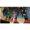 Image 1 : SKATEBOARDS AND MINI BOARDS