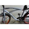 Image 2 : SILVER CANADIANA BIKE