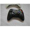 Image 2 : 3 X-BOX WIRELESS CONTROLLERS