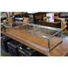 Image 1 : GLASS COUNTERTOP SHOWCASE, 6 FOOT LONG