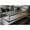 Image 2 : GLASS COUNTERTOP SHOWCASE, 6 FOOT LONG
