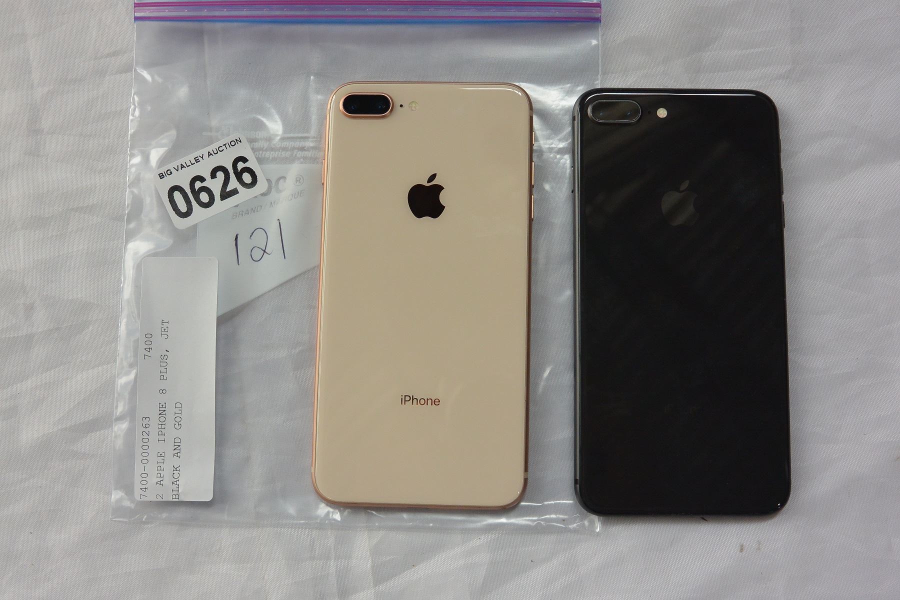 2 apple iphone 8 plus jet black and gold